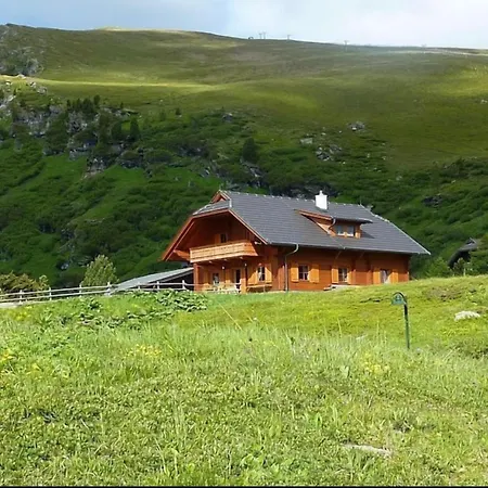 Chalé Falkert Luxus Chalet An Der Piste Und Am Falkertsee,Panorama See Und Bergblick 11 Gaeste Falkert