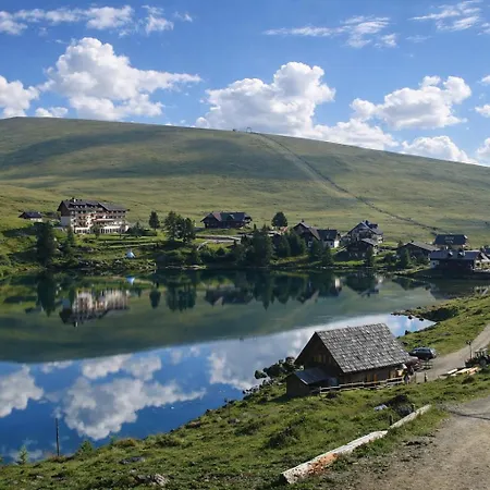 Alpesi faház Luxus An Der Piste Und Am Falkertsee,panorama Und Bergblick 11 Gaeste